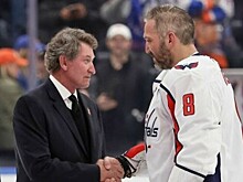 RMNB о реакции Гретцки на 900-й гол Овечкина: восхищён и ждёт 1000