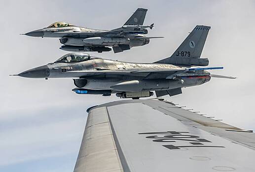 Европа решила научить украинских пилотов воевать на F-16. Есть ли у них шансы против российских ВКС и сил ПВО?