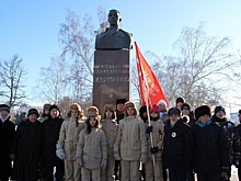 Омичи отдали дань памяти Герою Советского Союза Дмитрию Карбышеву, в ходе церемонии им еще раз рассказали о подвиге генерала