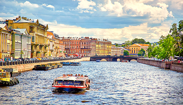 В Петербурге появятся плавучие гостиницы