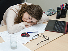 Спать на рабочем месте полезно для здоровья
