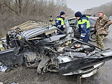 На видео попало лобовое столкновение Lada и Ford