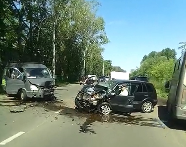 Страшное ДТП на Тормозном шоссе: пострадали четыре человека