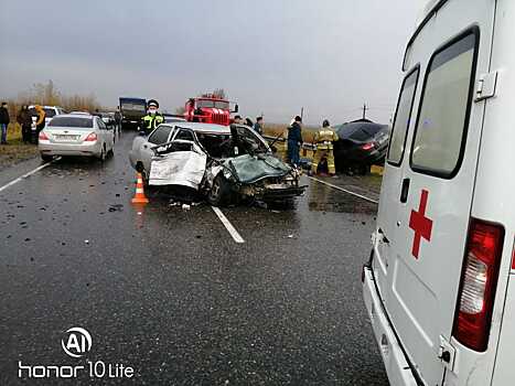 Два человека погибли и два пострадали в лобовом ДТП в Багаевском районе