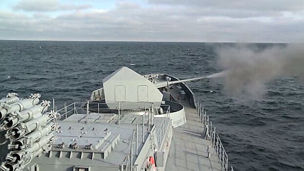 Российский фрегат уничтожил «противников» в море