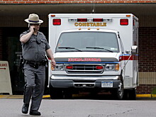 В США восемь человек пострадали из-за врезавшегося в ресторан такси