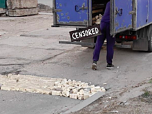 Ярославец заделал ямы на улице Бабича