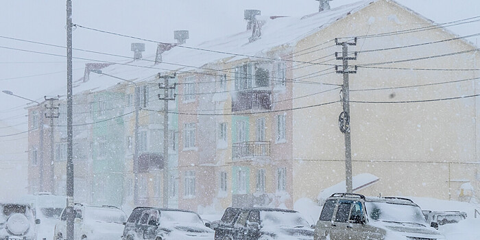 Мощный снежный циклон завладел Сахалином