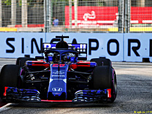 Гонщики Toro Rosso дебютировали на сингапурской трассе