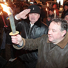 Западная Украина с 30 декабря по 3 января: «меряние ёлками», марши в день рождения Бандеры и элита в «Буковеле»