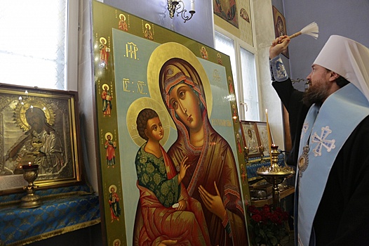 В Иерусалимский храм Челябинска привезли список иконы, хранящейся в Московском Кремле 