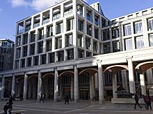 Акции российских компаний отреагировали на отставку правительства