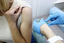 Названы основные симптомы COVID-19 у вакцинированных