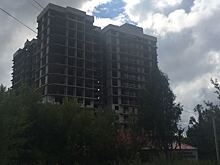 В центре Ярославля горит долгострой
