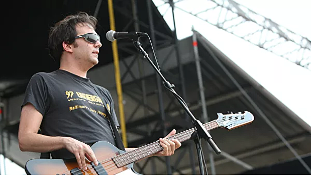 Адам Шлезингер умер от коронавируса