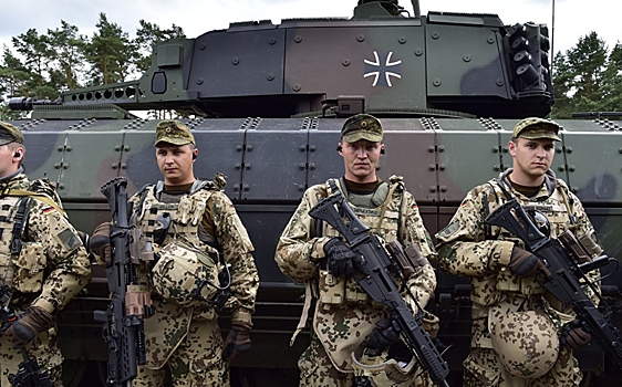 Politico: европейские армии столкнулись с оттоком кадров
