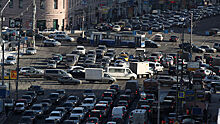 ЦОДД посоветовал москвичам отложить поездки на автомобилях из-за пробок