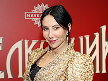 «Жениться не собирается»: Алика Смехова опубликовала редкие кадры с младшим сыном в особый день