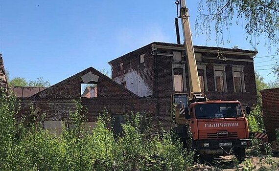 В Казани на Подлужной попытались снести памятник архитектуры, владелец здания — фирма дочери Равиля Зиганшина