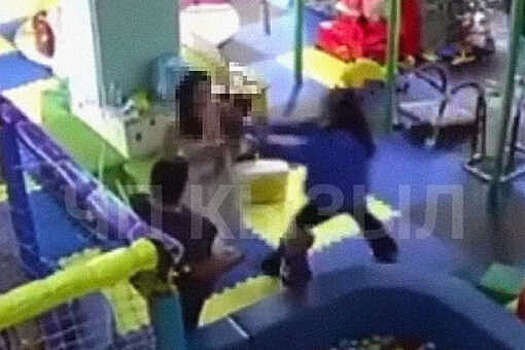В Тыве женщина избила мать с 11-месячным ребенком в игровом центре