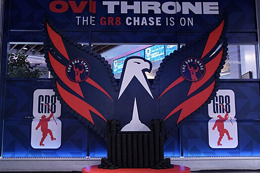 В «Вашингтоне» установили трон в честь Овечкина из 802 шайб