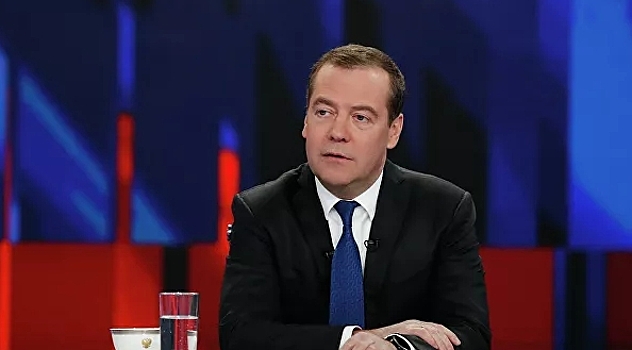 Медведев объяснил отставку куратора мусорной реформы