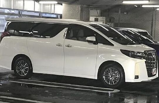 Рестайлинговый Toyota Alphard 2018 станет мощнее