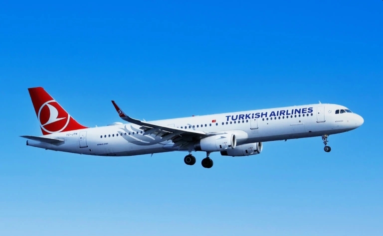 В Анталье пассажиров самолета эвакуировали из-за задымления