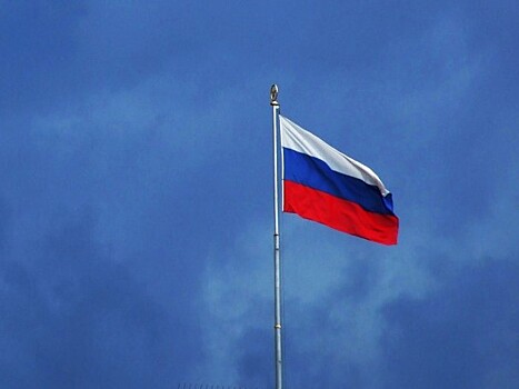 Власти Кирова запретили шествие с флагами России в День флага России