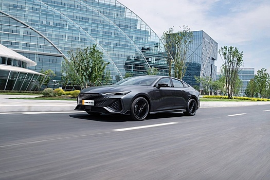 Раскрыты подробности о новом Changan Uni-V для России: автомат и полный привод