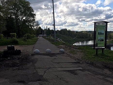 Во Ржеве въезд на Аллею Героев Советского Союза перекрыли ограничителями