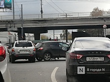 Пробка образовалась из-за аварии на проспекте Героев в Нижнем Новгороде