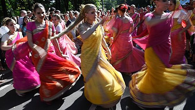 Россиян познакомят с танцами индийского штата Орисса и игрой на сантуре