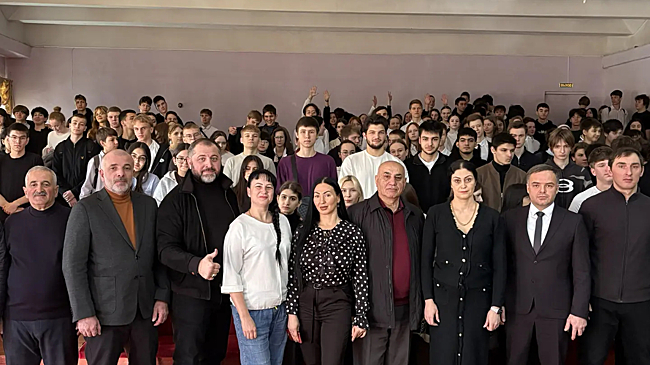 В МБОУ «Гимназия № 19» города Кисловодска состоялась встреча представителей национальных общин города с учащимися гимназии