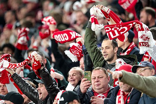 Актёр Александр Петров поучаствовал в презентации новой формы «Спартака»