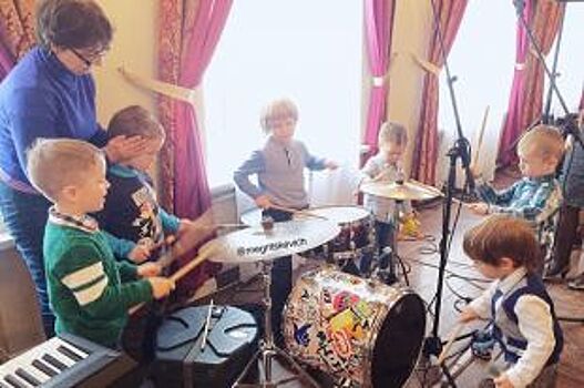 Театральные премьеры и день осеннего равноденствия. Как провести выходные?