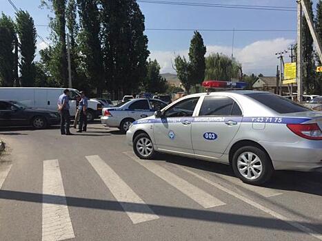 СМИ: в Бишкеке неизвестные заминировали здание ЦУМа и взяли заложников