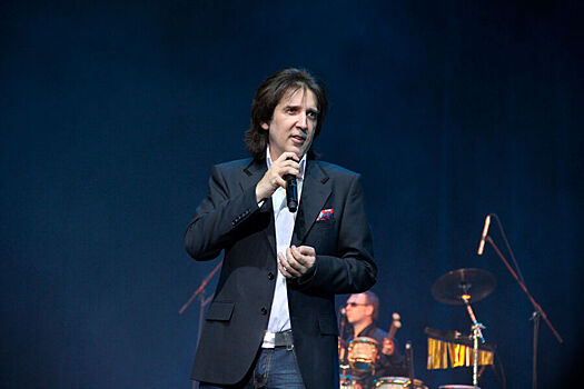 Кай Метов назвал свою причину встречать Новый год раньше других