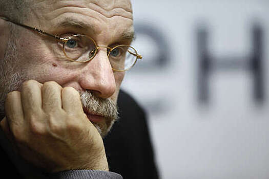 Писатель Борис Акунин назвал цирком с конями уголовное дело против него в РФ
