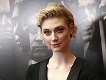 Крах карьеры танцовщицы из-за роста, взлет в Голливуде — эти и другие факты об Элизабет Дебики