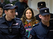 7 лет колонии. Собрали первую реакцию на приговор художнице Скочиленко
