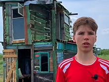 Подросток из Челябинска, построивший &ldquo;домик школьника&rdquo;, возвел второй этаж под библиотеку