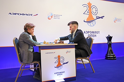 Ян Непомнящий вернулся в группу лидеров на "Аэрофлот Опене 2025"