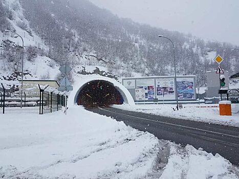 Восстановлено движение по Транскавказской автомагистрали