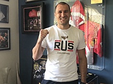 Сергей Ковалёв поблагодарил работников ЧТЗ за футболки с символикой предприятия