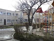 В Калининграде закрыли детский сад из-за обрушения кирпичного забора