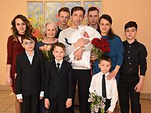 Многодетная семья Самариных из Вешняков награждена орденом «Родительская слава»