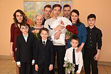 Многодетная семья Самариных из Вешняков награждена орденом «Родительская слава»