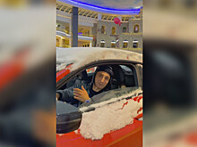 В ТЦ "Вегас" обвинили блогера Литвина в обмане с ездой на BMW по магазину