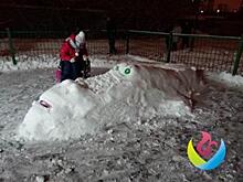 Воспитанники центра «Доверие» на Талдомской слепили снежные фигуры